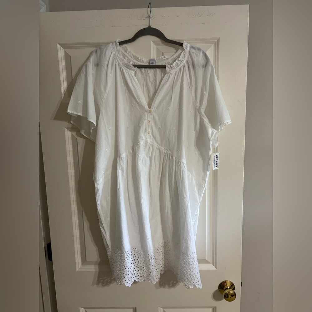 Old Navy White Eyelet Cotton Peasant Dress with flutter sleeves